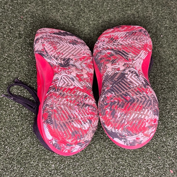 Under Armour Kid’s Jet 21 Basketball Shoes Size 13.5K - Picture 2 of 6